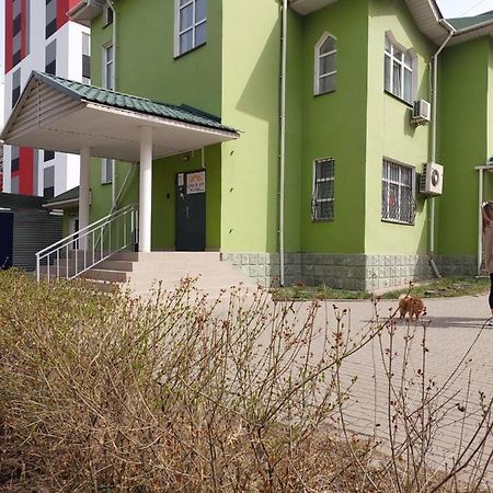 Check Inn Hostel Алматы Экстерьер фото