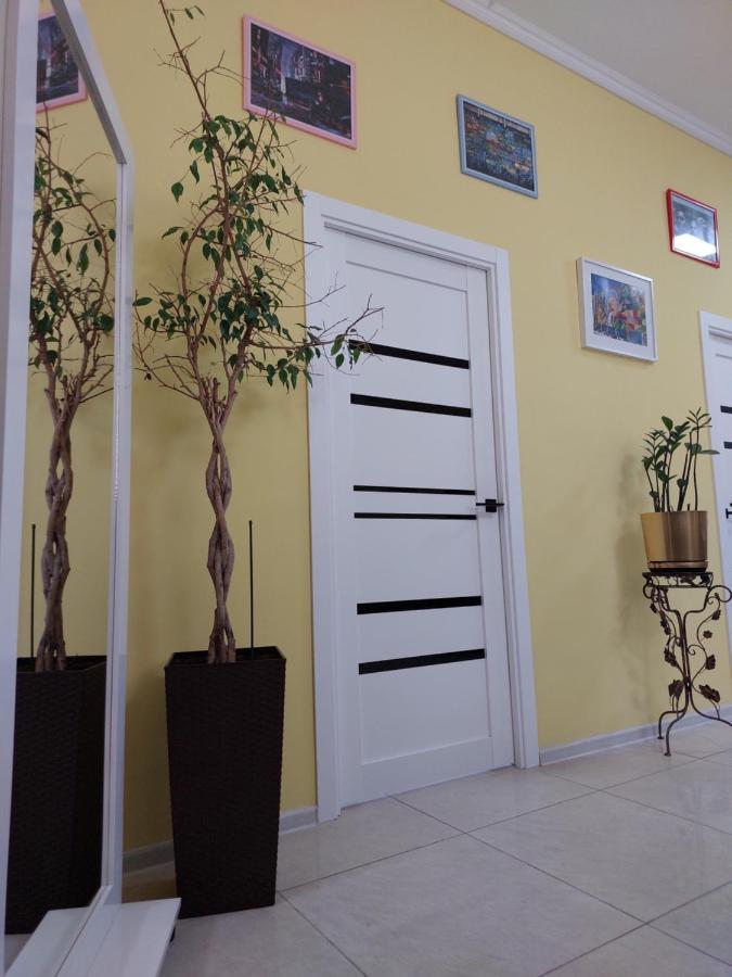 Check Inn Hostel Алматы Экстерьер фото